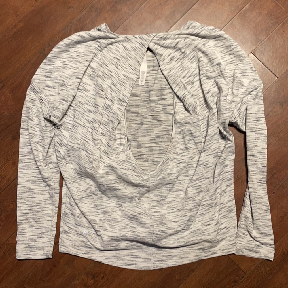 Lululemon Get Set Long Sleeve - Picture 5 of 5